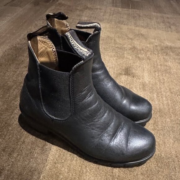 Blundstone boots size 5.5 AU approx 8 womens - Picture 1 of 3
